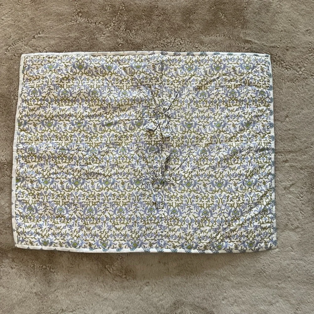 Pottery Barn ELLY Quilted Shams Set of 2 Standard 26x20 White Floral Cottagecore